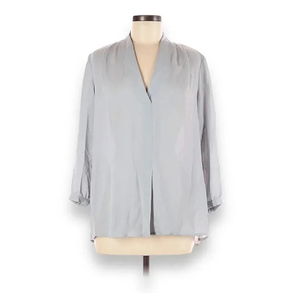 Landry by Shelli Segal | Split Neck 3/4 Sleeve Blouse (M) 🩶 - Picture 2 of 6